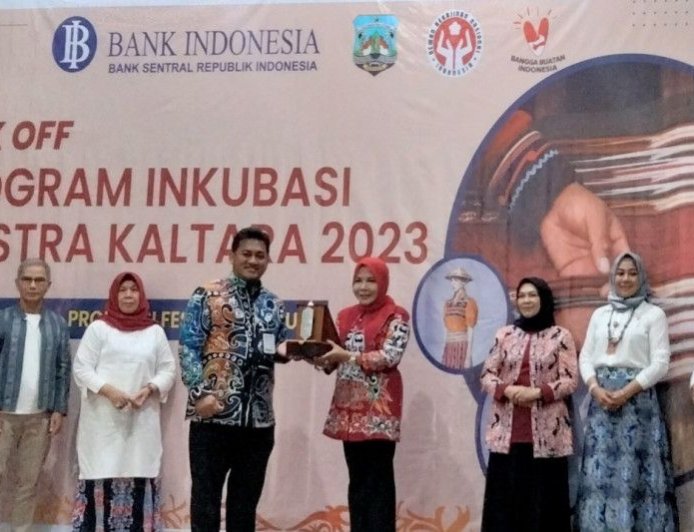 BI Bantu Kembangkan Tenun Kaltara Lewat Program Inkubasi Wastra
