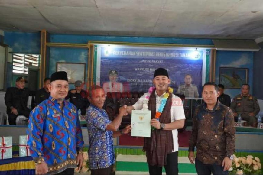 Pemkab Kapuas Hulu 1.274 Serahkan Sertifikat Tanah Gratis di Empat Desa Wilayah Hulu Gurung